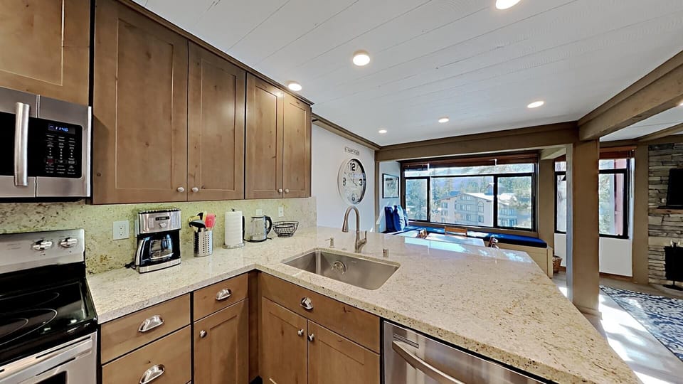 Condo, 2 Bedrooms | Private kitchen | Coffee/tea maker, fridge, oven, toaster