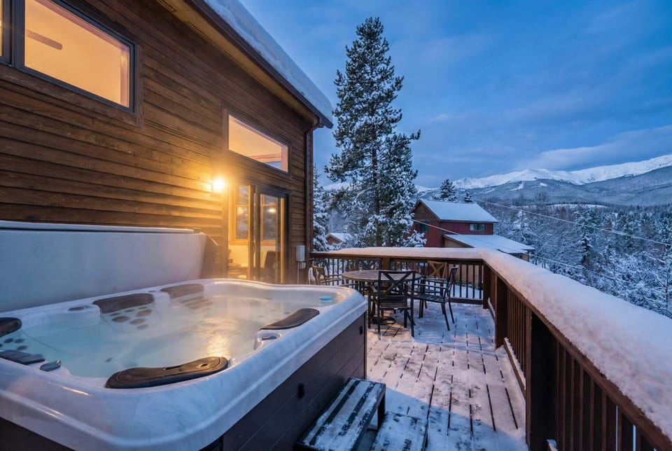 Hot tub: Private 6-person hot tub with panoramic mountain views