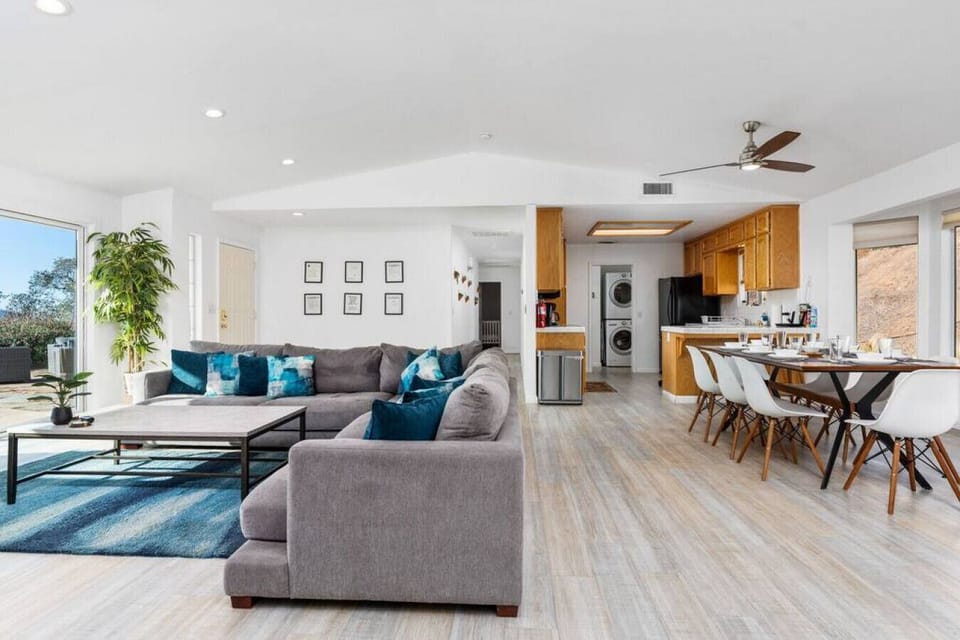 Wide open living space, perfect for entertaining!