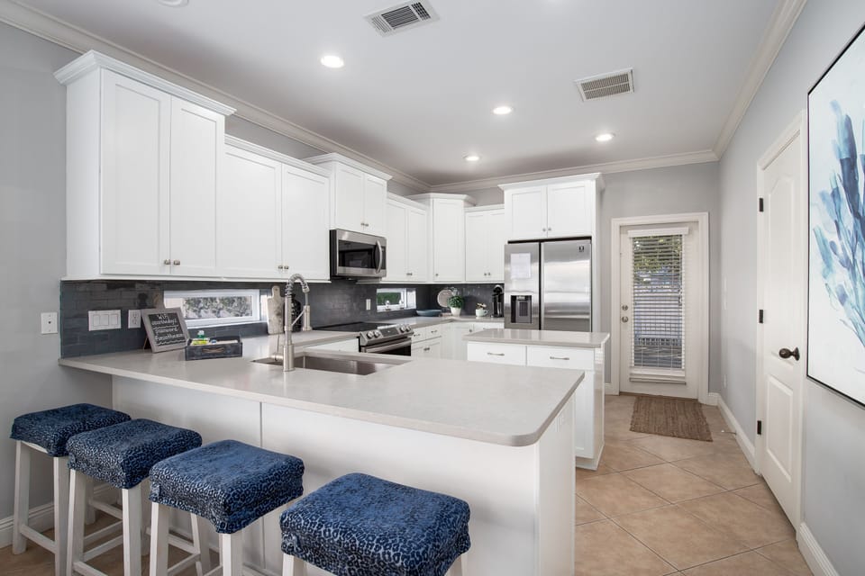 Updated Kitchen with extra seating