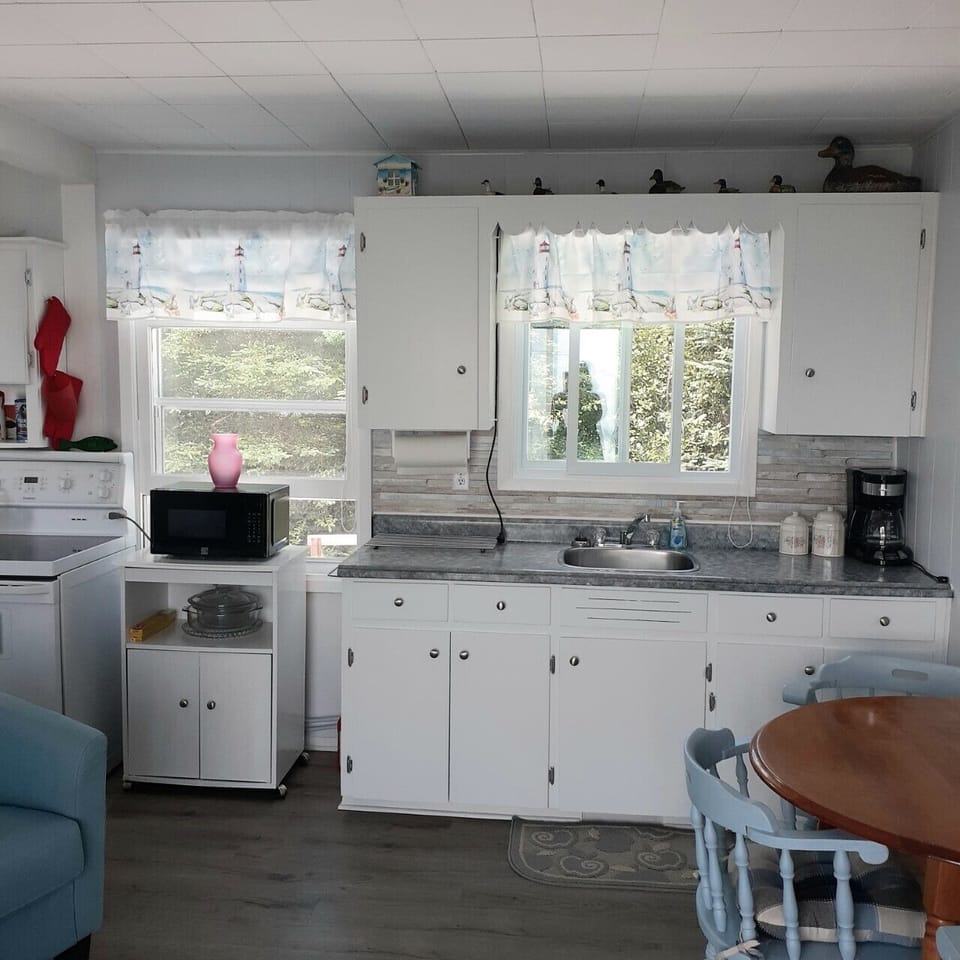 Everything you require for kitchen set up is available 