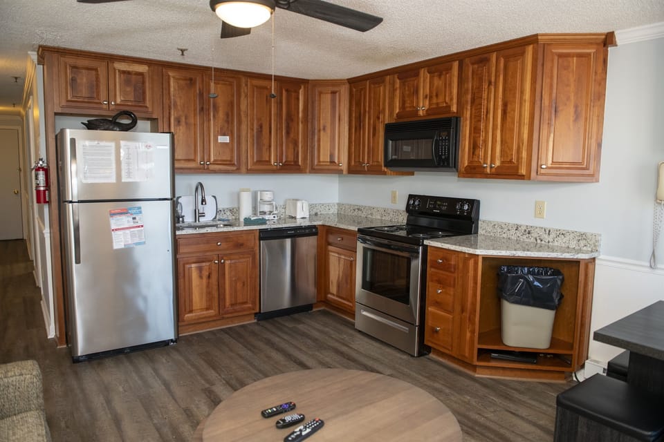Upgraded kitchen and dining!