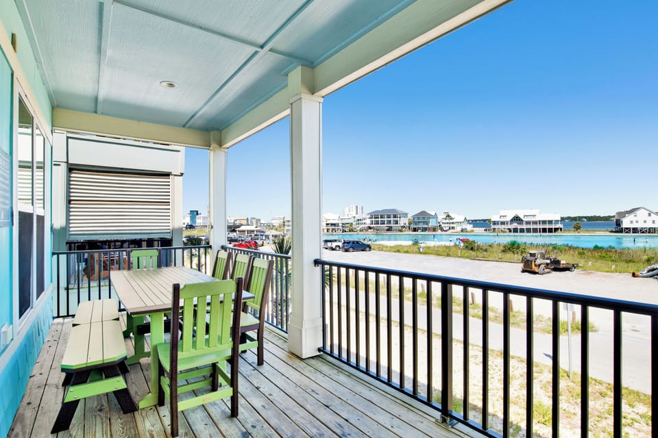Enjoy outdoor meals on the balcony