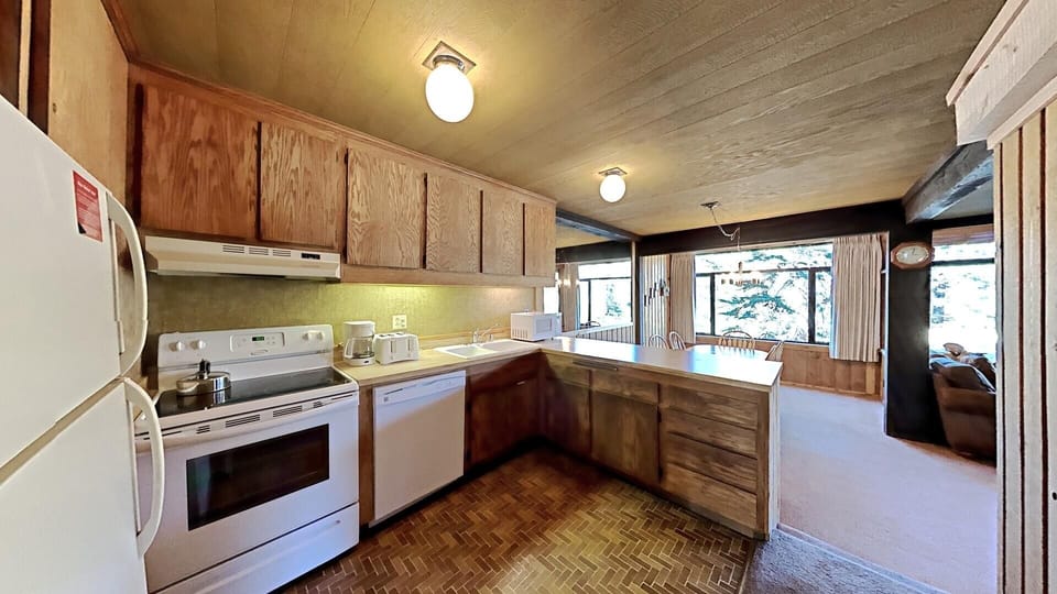 Make Yummy Meals and Coffee in our Slopeside Home