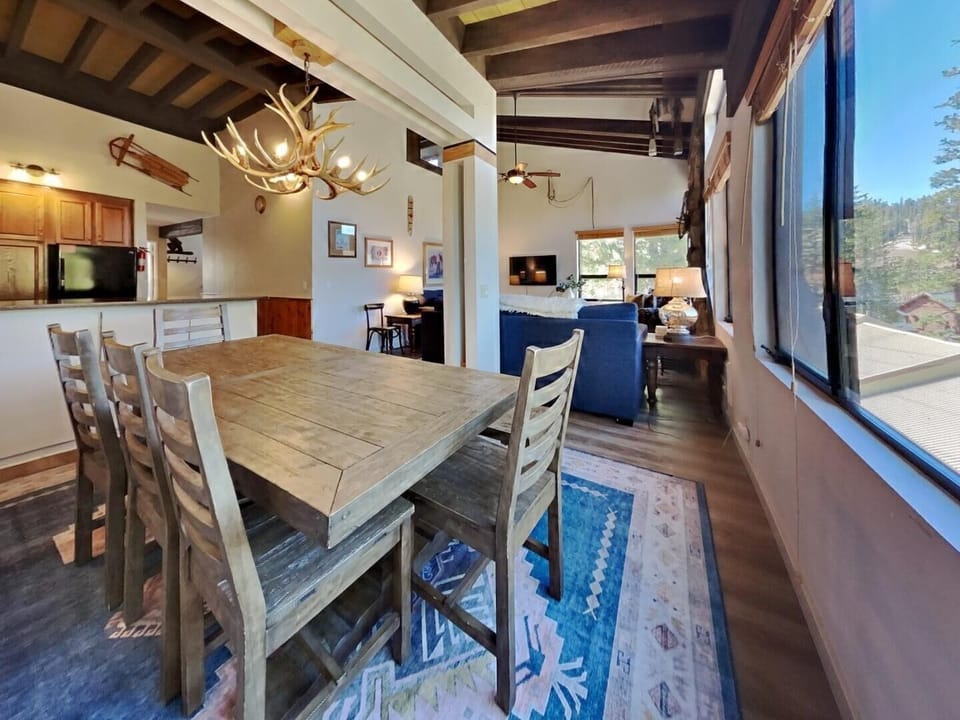 Architecture, Building, Dining Room, Dining Table, Furniture