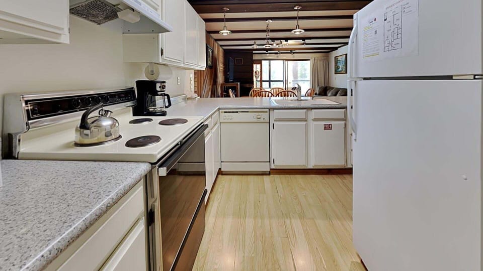 Kitchen with ample room for making dinner