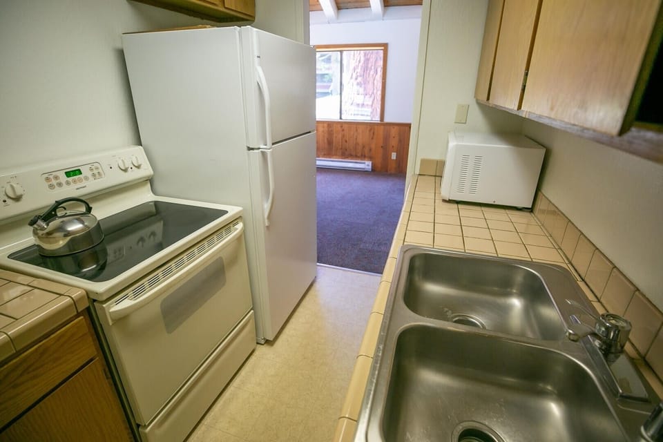 Reservable Kitchen for Large Groups (Advance Reservations Needed)