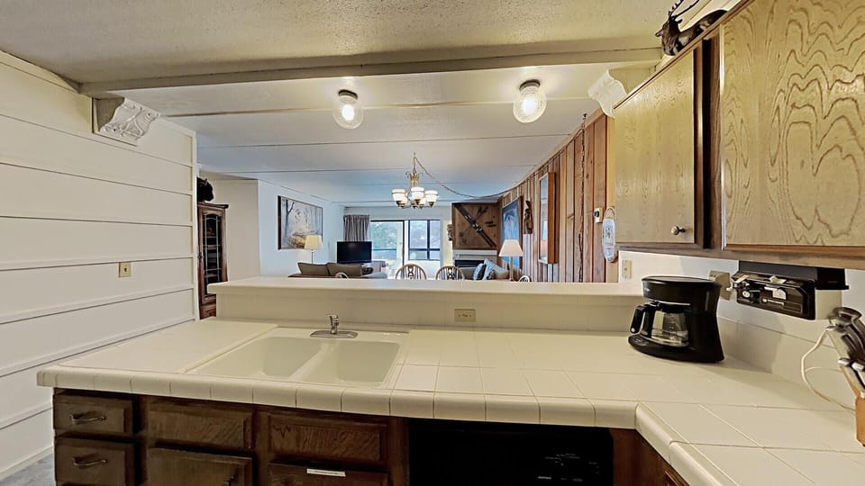 Indoors, Room, Home Decor, Kitchen, Building