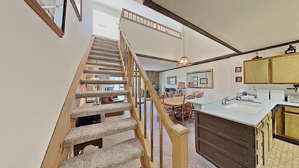 Stairs To Open Loft Bedroom