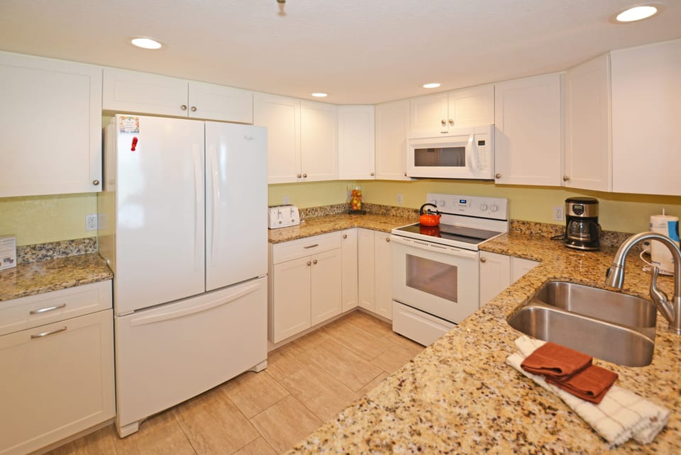 Fully equipped kitchen