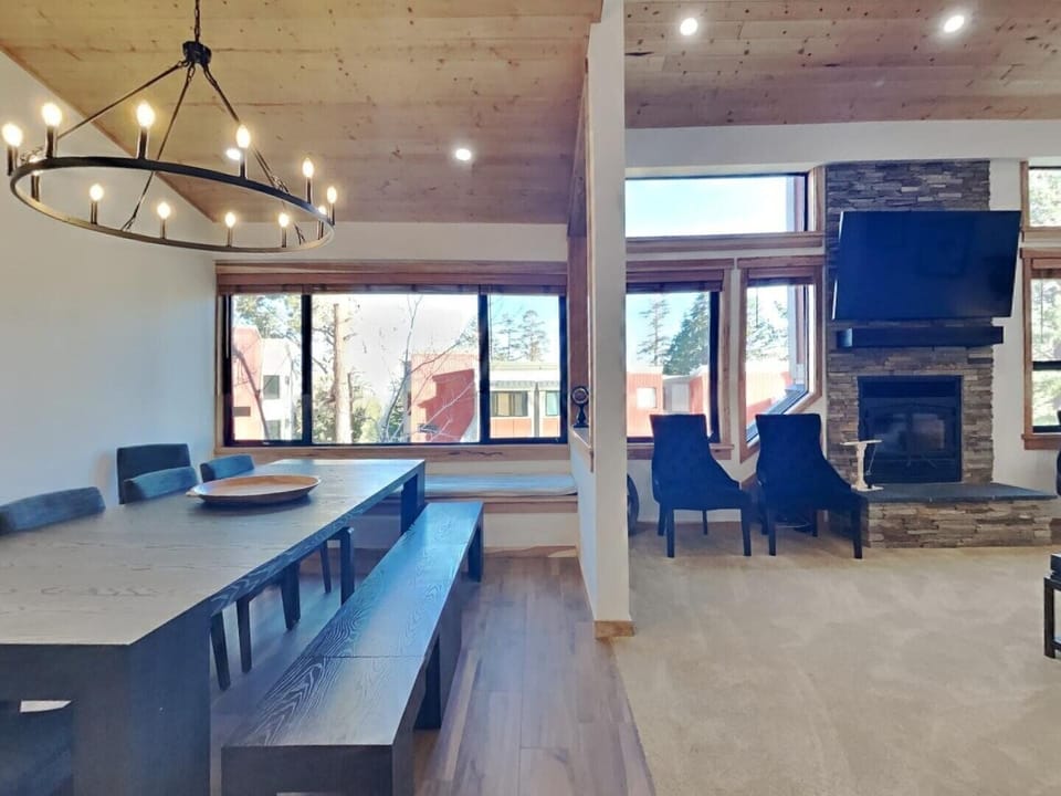 Indoors, Floor, Dining Room, Dining Table, Furniture