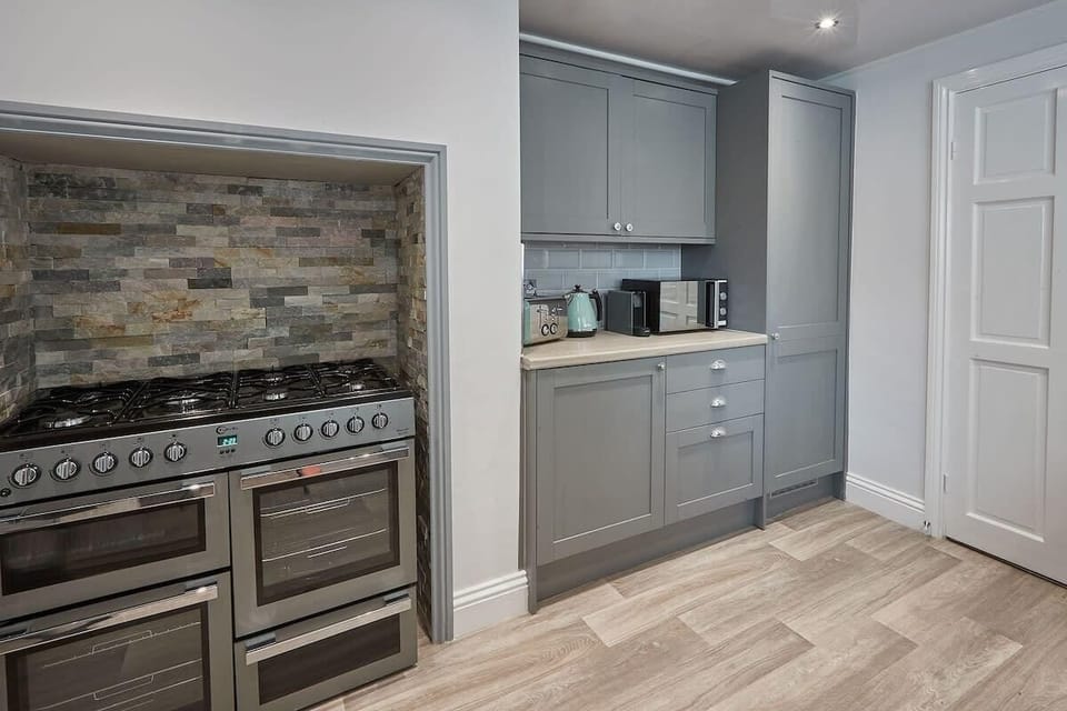 Riftswood @ Ruby, Saltburn-by-the-Sea - Host & Stay