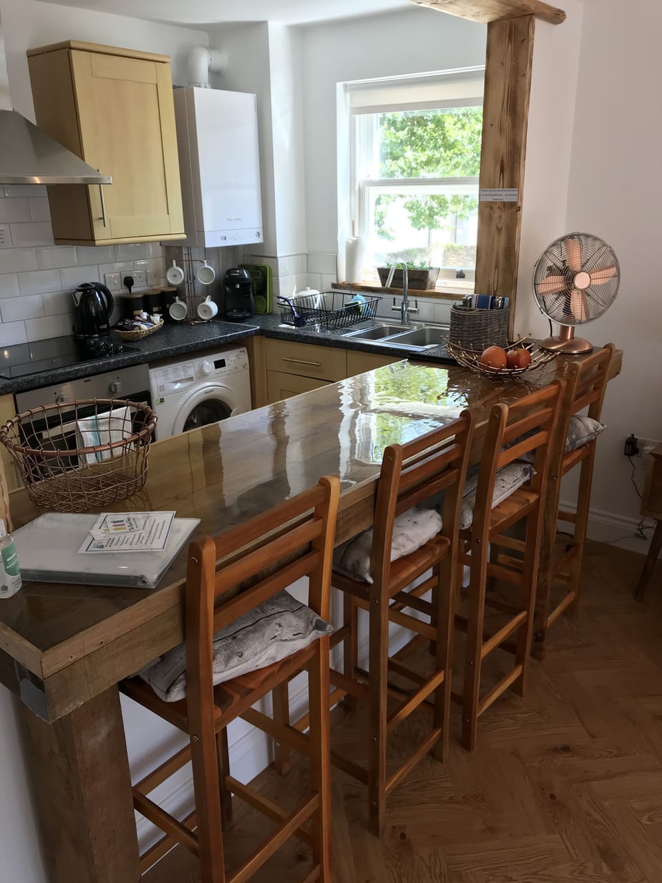 Kitchen & dinning area
