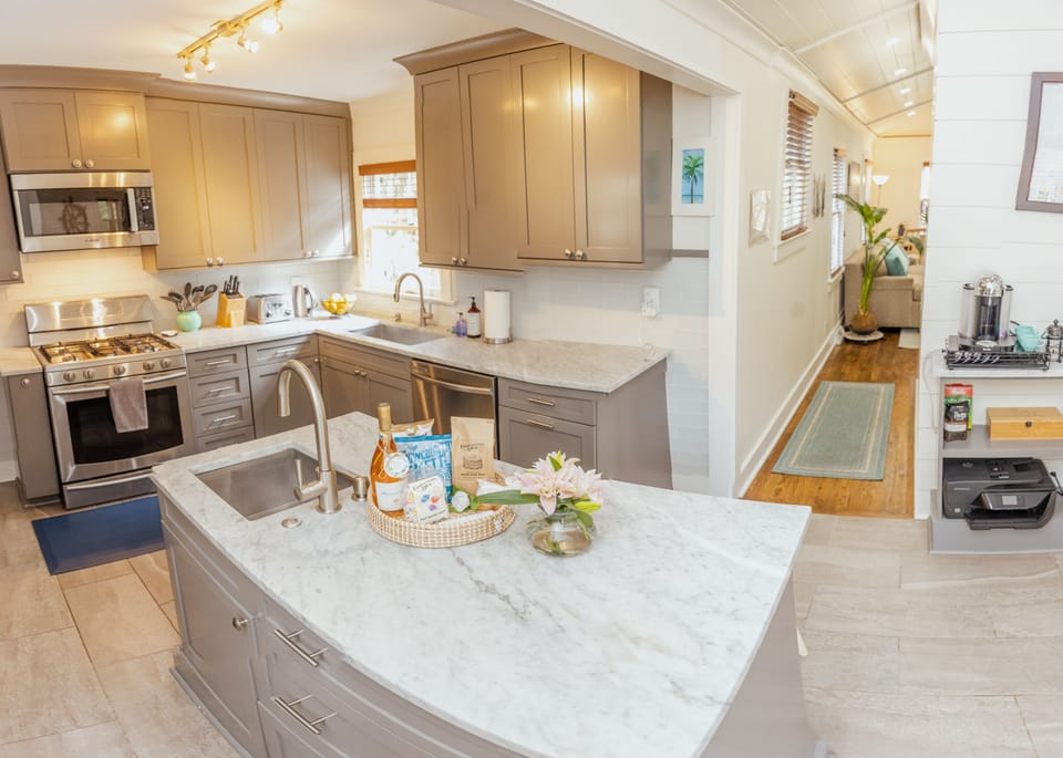 Kitchen with 2 sinks, both with garbage disposals, new applicances