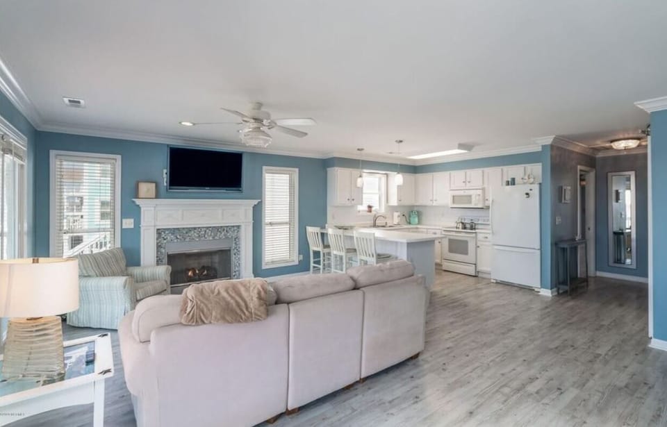 Living Room & Kitchen