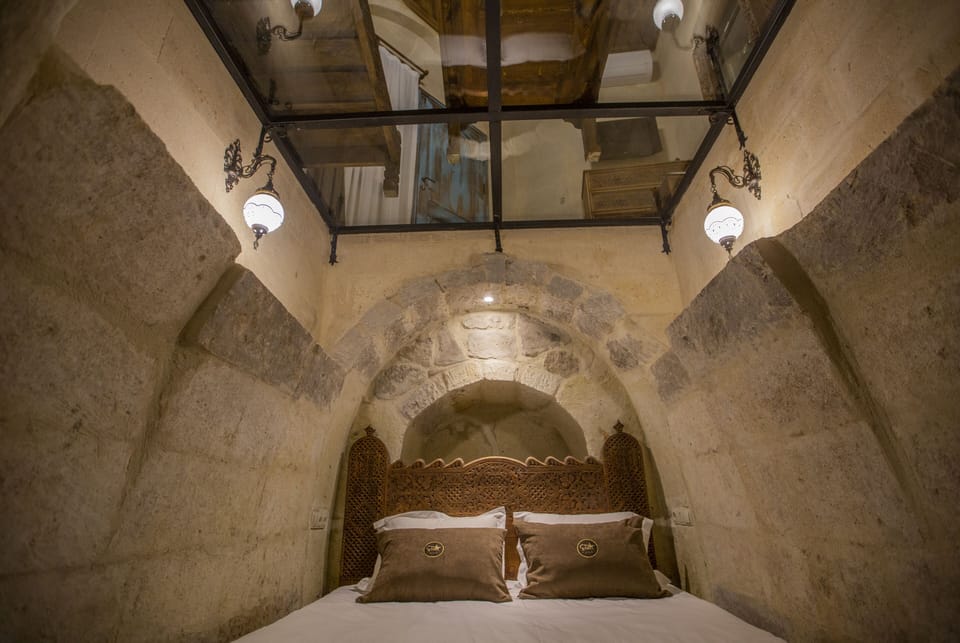 Exclusive Room | Hypo-allergenic bedding, minibar, in-room safe, individually decorated