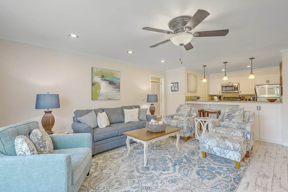Bright Living Room Overlooking Pool! (2)