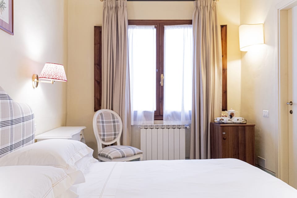 Classic Double Room (24) | Minibar, in-room safe, free WiFi, bed sheets