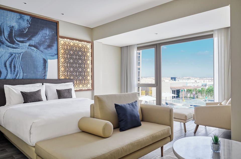 Room, 1 King Bed | In-room safe, desk, laptop workspace, free cribs/infant beds