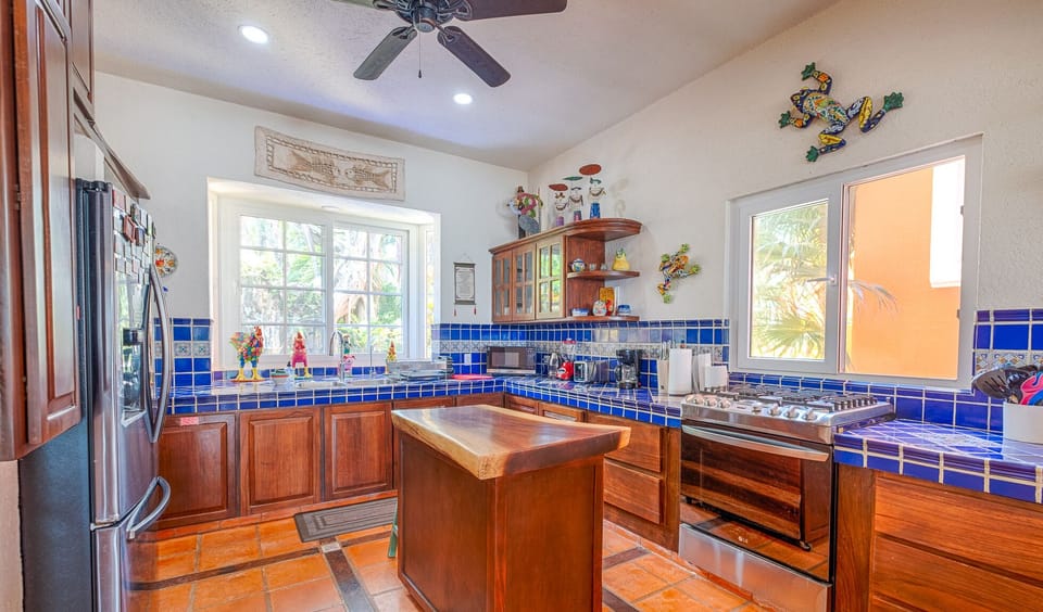 Fully equipped modern kitchen