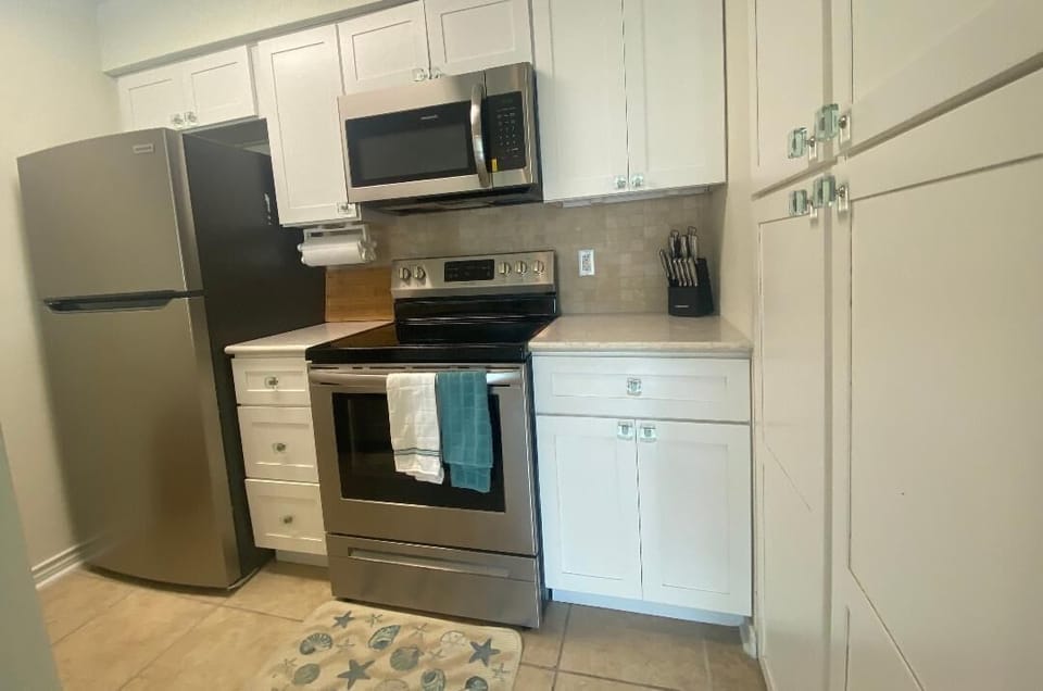fully stocked kitchen