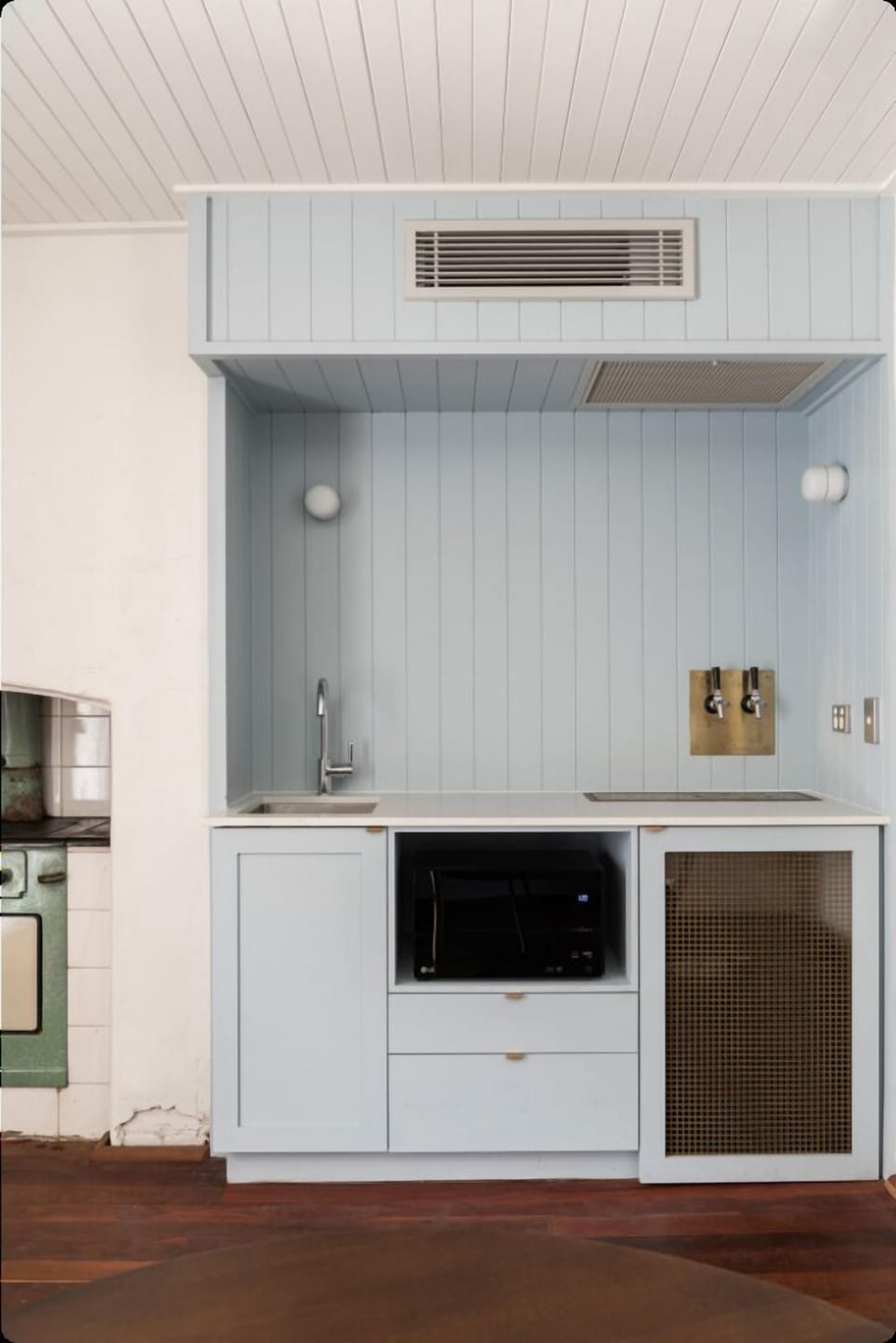 Waders Family Cottage | Free minibar, in-room safe, individually decorated