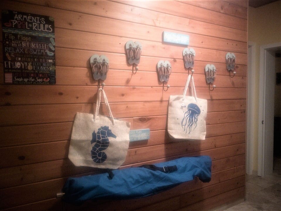 flip flop wall hooks for beach stuff