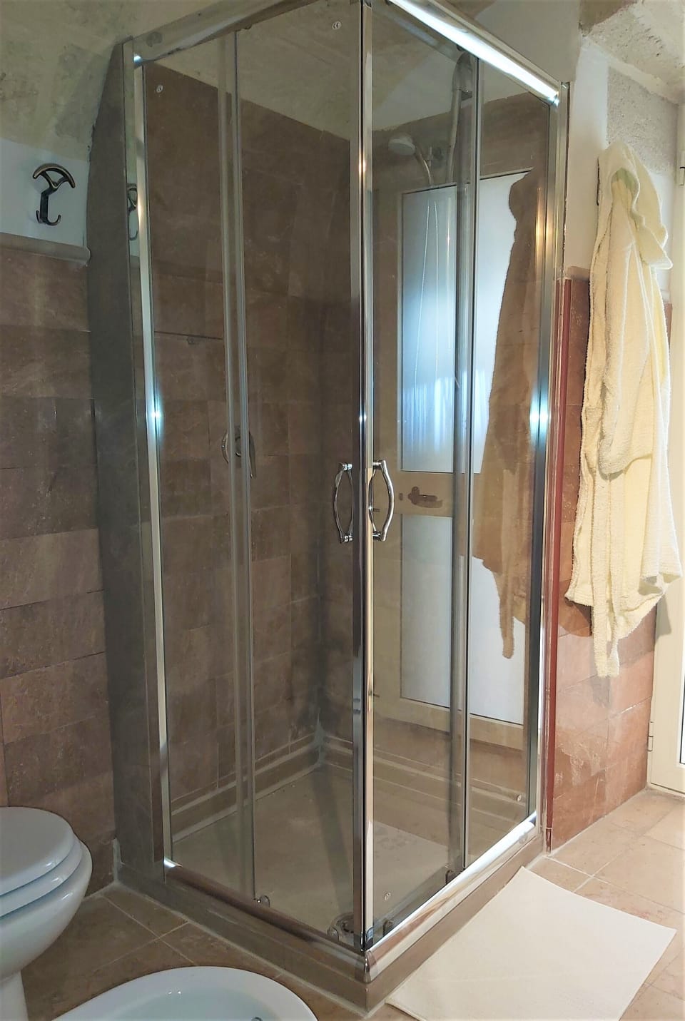 Premium Double Room | Bathroom shower