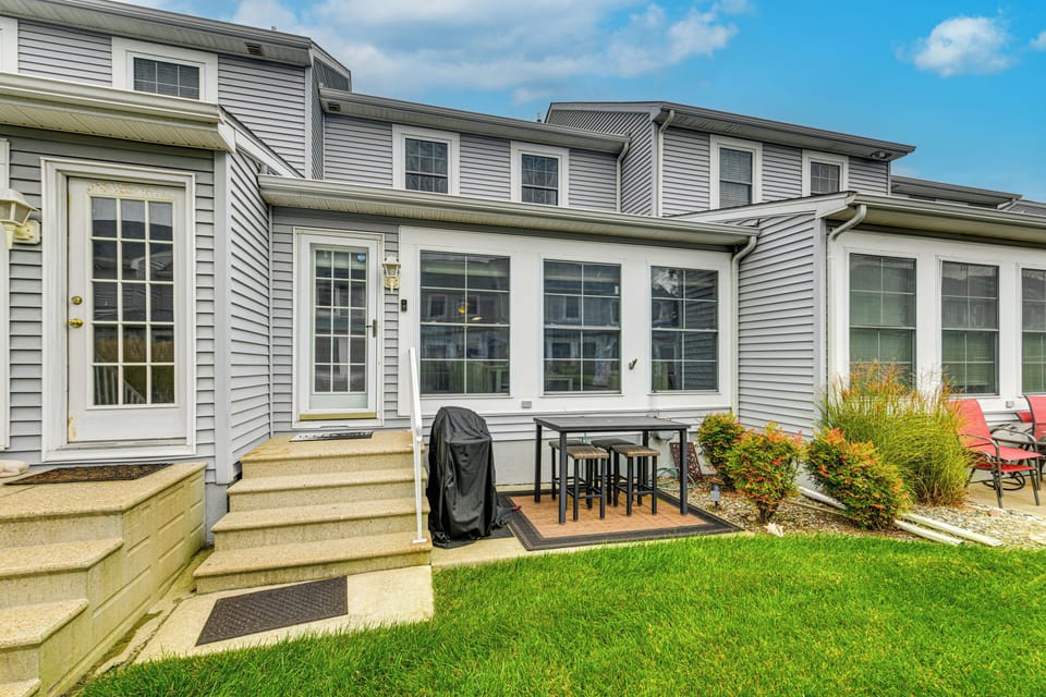 Private Patio | Gas Grill | Pond Views