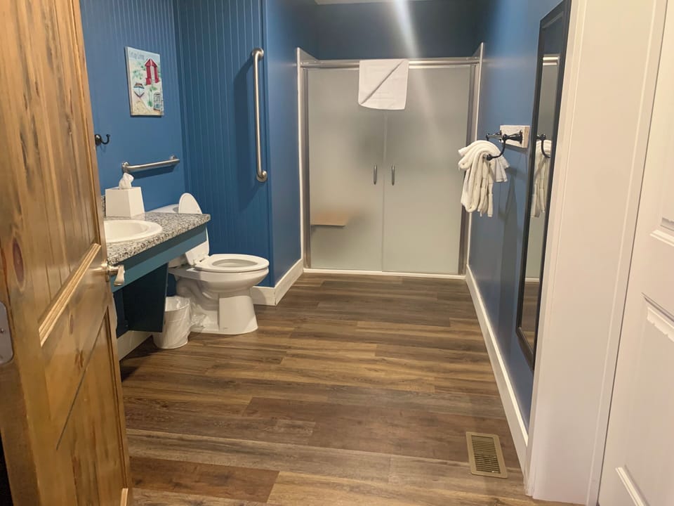 Clean and sanitized bathroom with fresh towels upon your arrival.