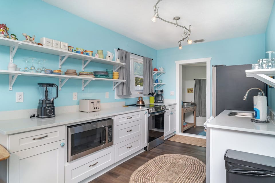 Fully equipped kitchen with all the comforts of home