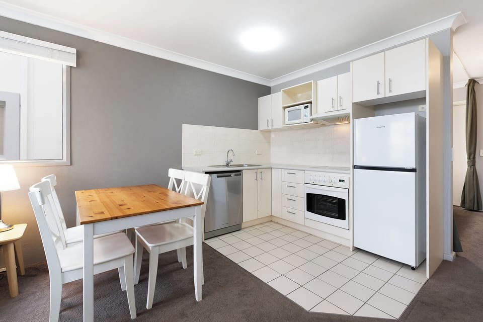 King Room Apartment | Private kitchen | Microwave, dishwasher, coffee/tea maker, electric kettle