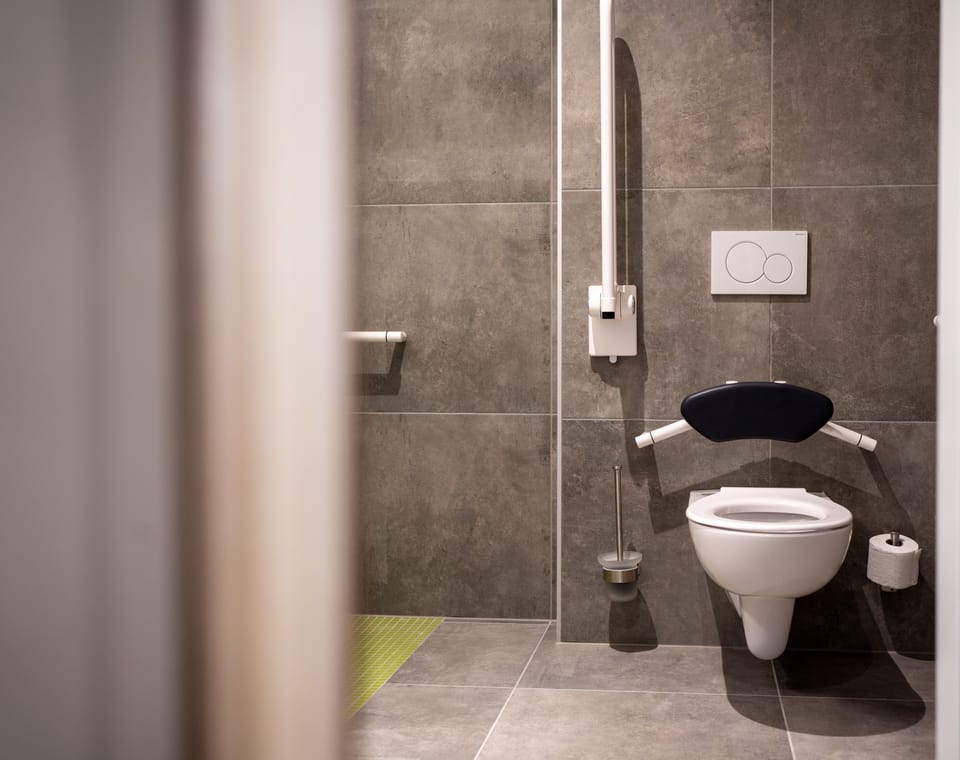 Double Room, Accessible | Bathroom | Shower, hair dryer, heated floors, towels