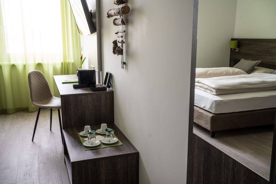 Double Room | In-room safe, desk, soundproofing, free WiFi