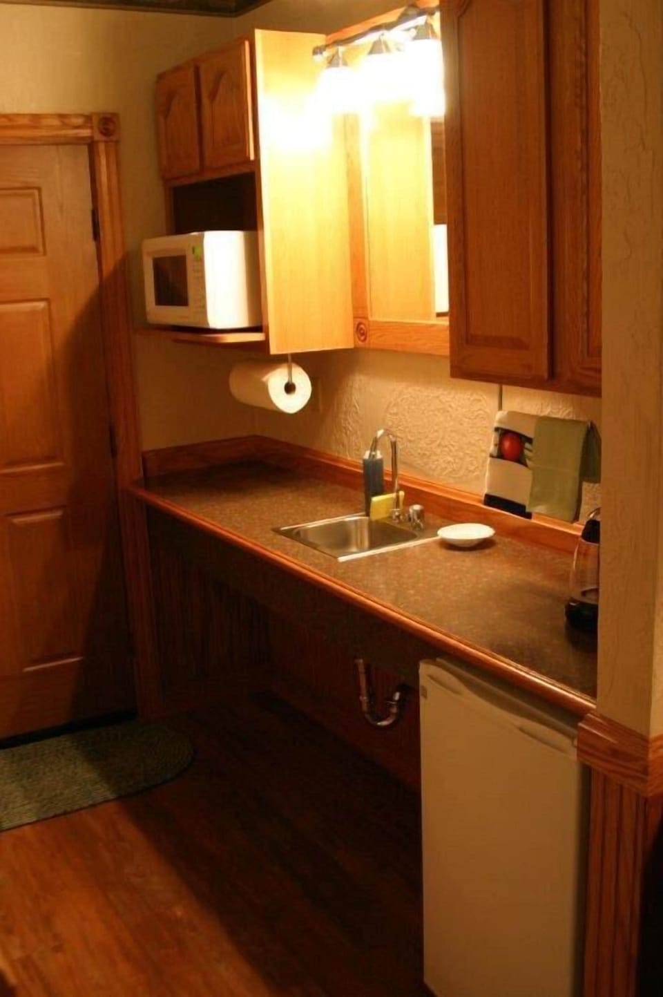 Double Room | Private kitchen | Coffee/tea maker, full-size fridge, cookware/dishes/utensils