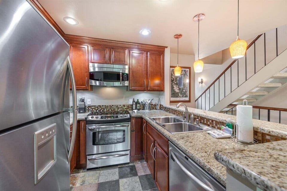 Kitchen- Fully equipped