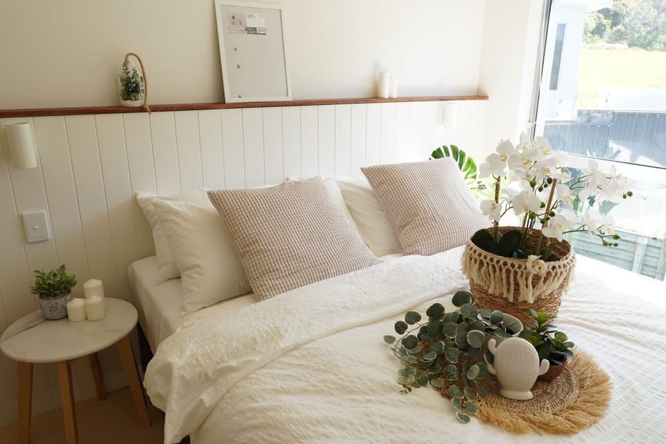Bed Room 1: Queen Size Bed