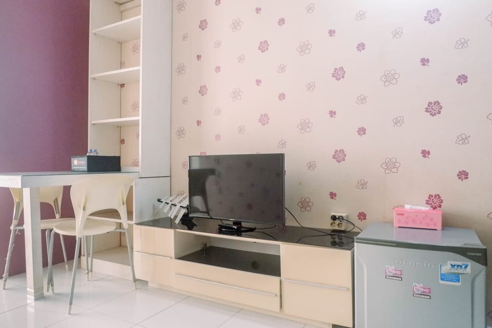 Room | Living area | TV