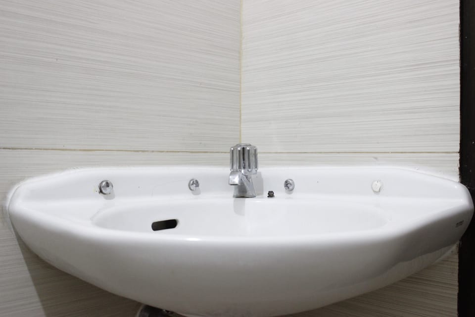 Room | Bathroom | Shower, towels