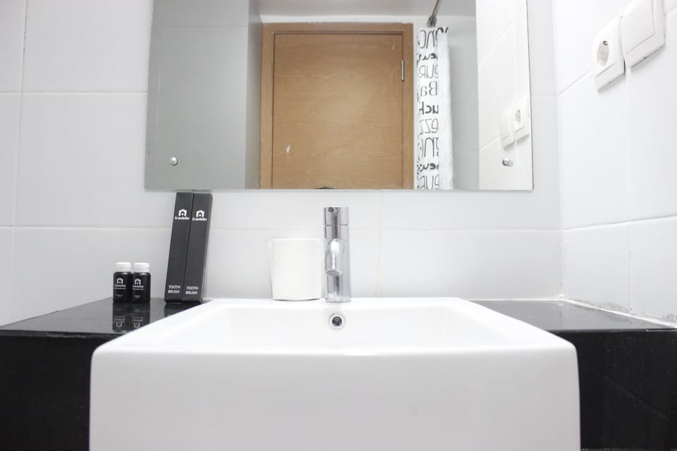 Scenic Studio Apartment at Beverly Dago near ITB Apartment in Bandung