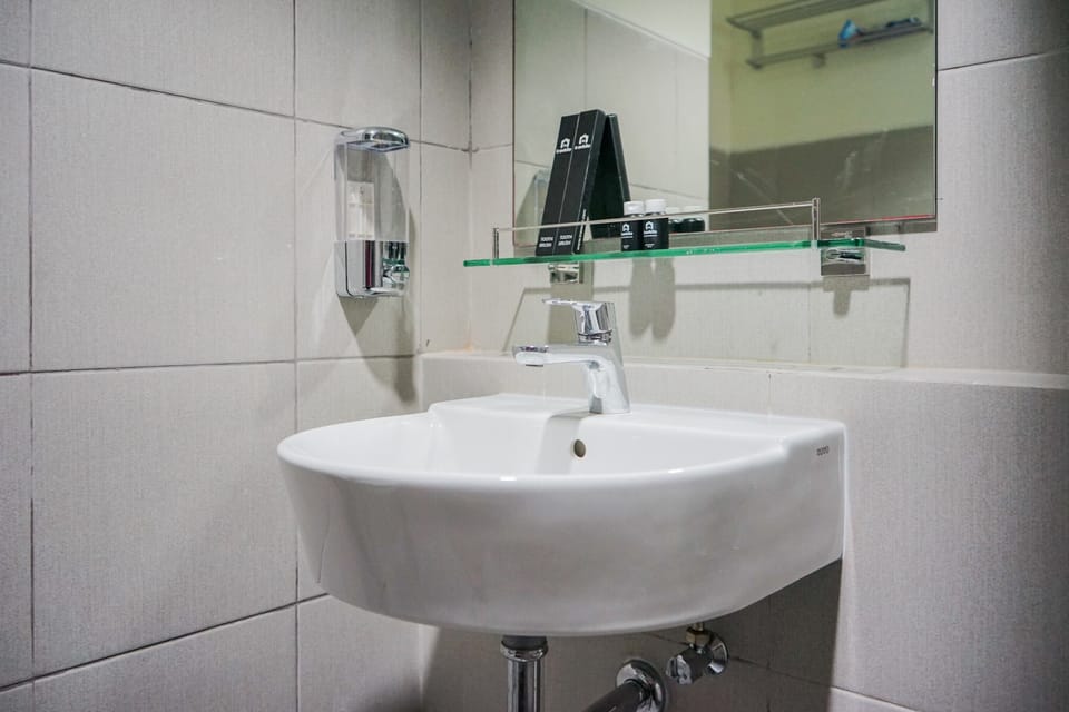 Room | Bathroom | Shower, towels