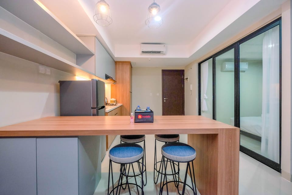Room | In-room dining