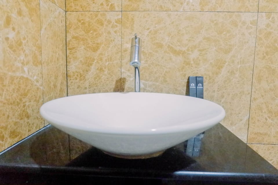 Room | Bathroom | Shower, towels