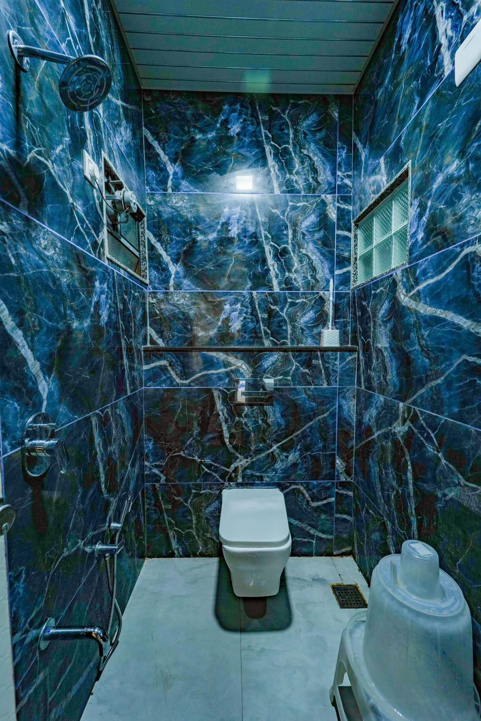 Deluxe AC Room | Bathroom | Shower, free toiletries, towels, soap