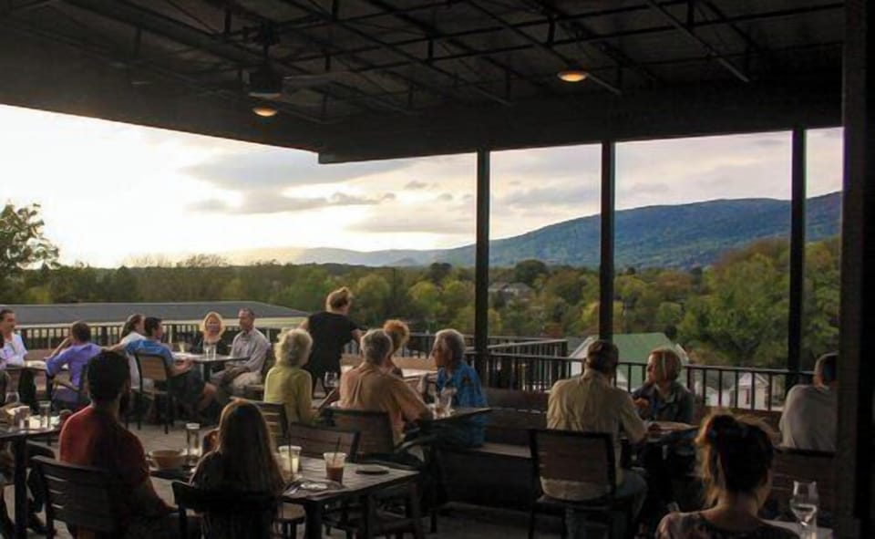 Perched atop Crozet with the best rooftop view, Bar Botanical offers a 100% plant-based menu—fresh, sustainable, and delicious. Enjoy handcrafted cocktails, vibrant vegan bites, and stunning scenery. Find us on Piedmont Place's top floor!