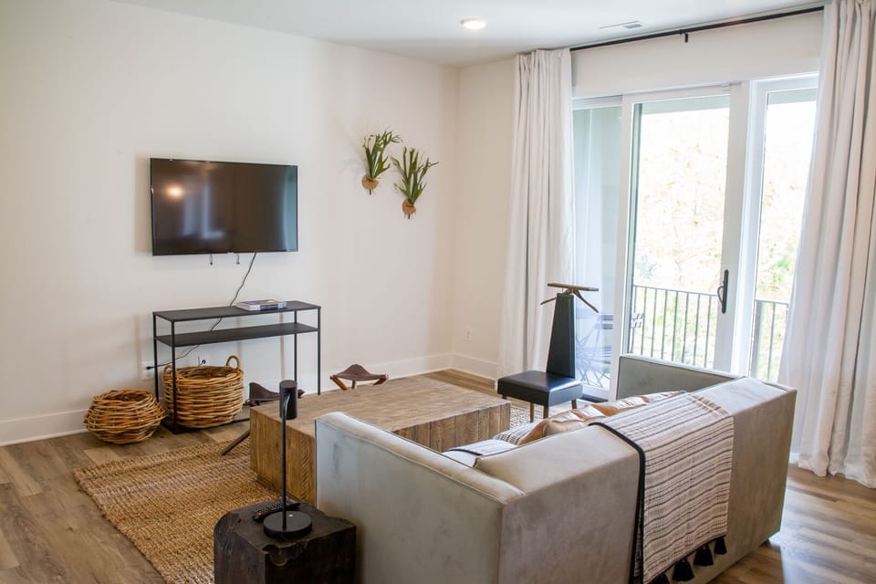 Living Room w/ Smart TV