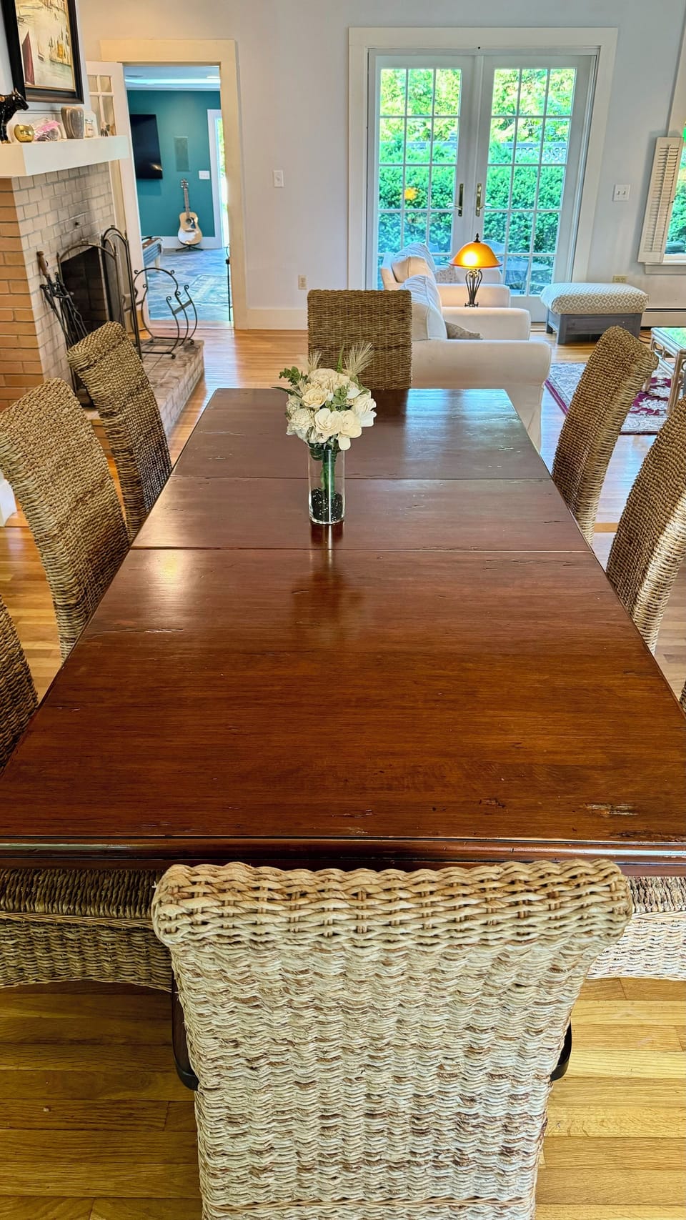 Dinning room table
