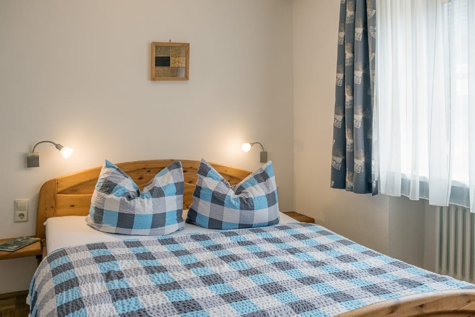 Basic Double Room | Cribs/infant beds, rollaway beds, free WiFi, bed sheets