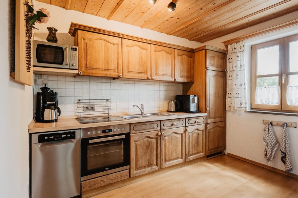Apartment | Private kitchen | Fridge, oven, stovetop, dishwasher