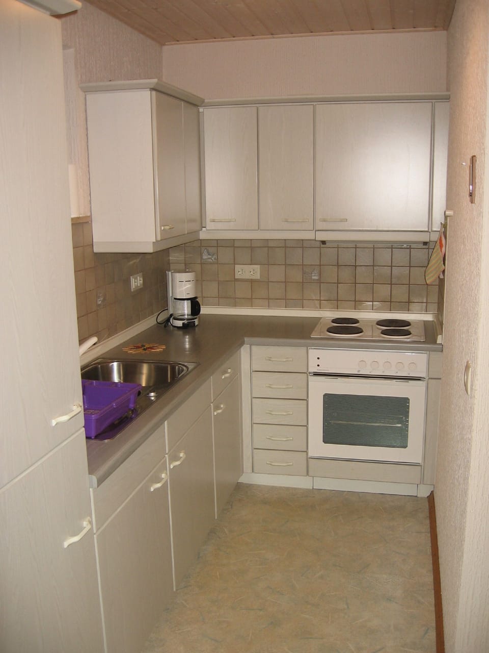 Apartment | Private kitchen | Fridge, microwave, oven, stovetop